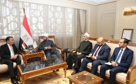 وزير الأوقاف يلتقي سفير كازاخستان لتعزيز شراكات دينية وثقافية متميزة