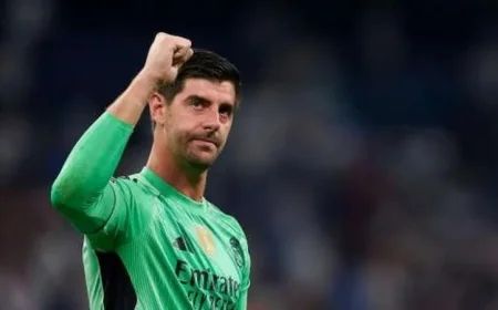 كورتوا ينتقد رابطة الدوري الإسباني بسبب مباراة برشلونة وفياريال في ميامي