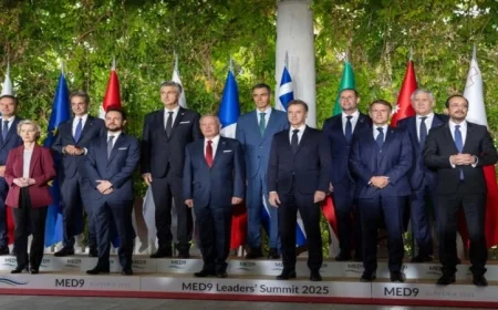 عاهل الأردن يطالب بتكاتف الجهود لضمان الالتزام باتفاق إنهاء النزاع في غزة