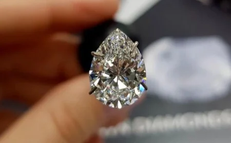 العلماء يحققون إنجازا جديدا في تصنيع الألماس بطرق مبتكرة دون حرارة أو ضغط