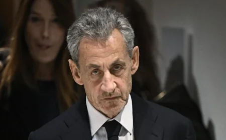 ساركوزي الرئيس الفرنسي الأسبق يدخل السجن لتنفيذ حكم السجن 5 سنوات