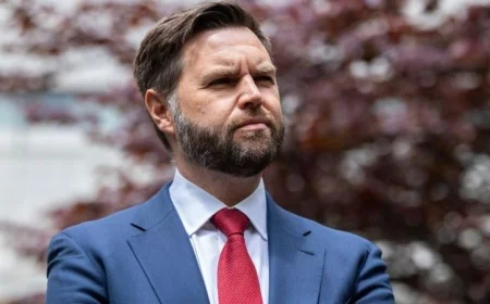 نائب الرئيس الأمريكي يؤكد عدم إرسال قوات أمريكية إلى غزة