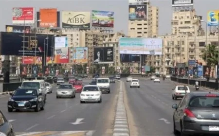 تحسن حركة المرور في معظم شوارع القاهرة مع كثافات عالية على كورنيش النيل