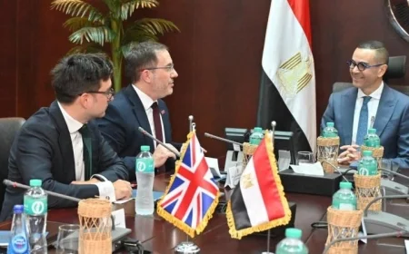 وزير الاستثمار يبحث مع السفير البريطاني تعزيز الشراكة الاقتصادية بين مصر والمملكة المتحدة
