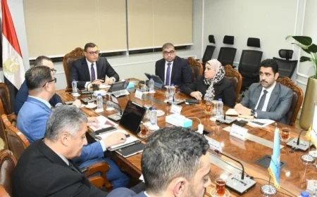 وزير الإسكان يراقب آخر مستجدات طرح الفرص الاستثمارية في المدن الجديدة