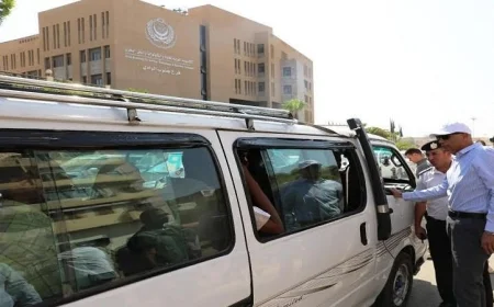 محافظ أسوان يراقب التزام السائقين بتعريفة الركوب الجديدة لضمان المصلحة العامة