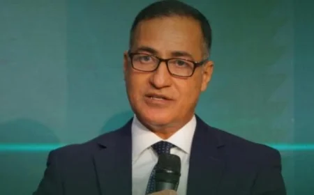 سفيرنا في موسكو يناقش مع رئيس الفيدرالية الروسية للنقل الجوي تعزيز حركة الطيران