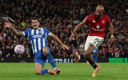 مانشستر يونايتد يسحق برايتون برباعية مذهلة في الدوري الإنجليزي الممتاز