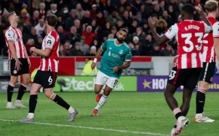 ليفربول يتلقى هزيمة مثيرة أمام برينتفورد 3-2 في الدوري الإنجليزي الممتاز