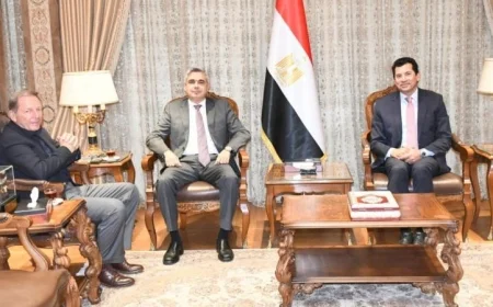 وزير الرياضة يرحب بالفارس العالمي أندريه سكاكيني في حدث رياضي مميز