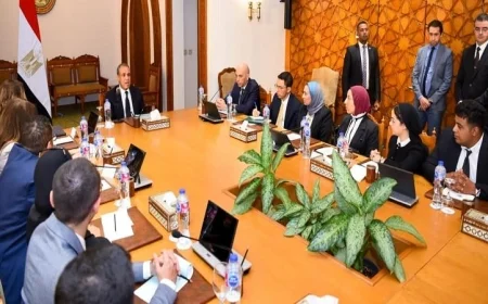 اجتماع مثير لوزير الخارجية مع طلاب جامعة بدر يكشف محددات السياسة المصرية بالصور