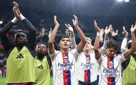 أولمبيك ليون يحقق انتصارا دراماتيكيا على ستراسبورج في الدوري الفرنسي