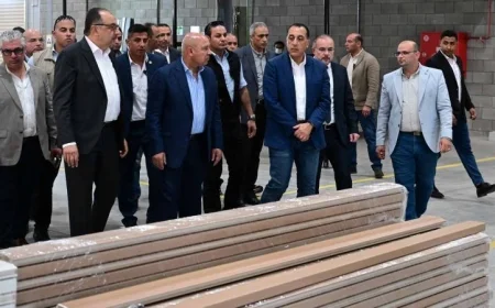 رئيس الوزراء يطلق مصنع بونالو للصناعات البلاستيكية والخشبية ويعزز الاقتصاد المحلي