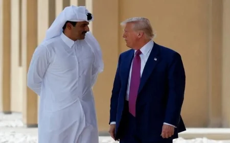 ترامب يلتقي أمير قطر على الطائرة الرئاسية في توقف فني خلال رحلته إلى آسيا