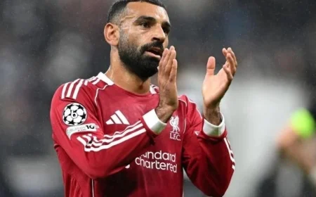 صلاح يتألق في التشكيلة المثالية لعام 2025 بحسب اختيار فيفبرو