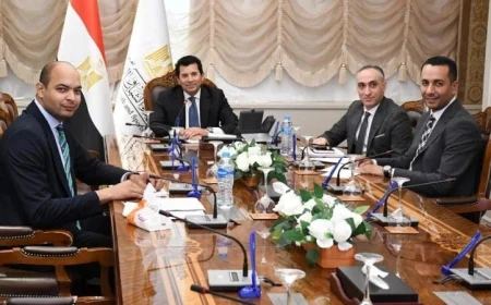 صبحي يهنئ النوساني بفوزه المثير على لاعب إسرائيلي في بطولة كندا للإسكواش