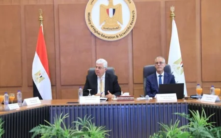 عاشور يؤكد أهمية الجامعات الأهلية كرافد رئيسي للتعليم العالي في مصر
