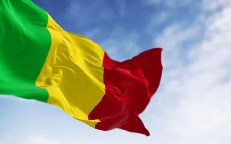 حكومة مالي توقف الدراسة في الجامعات والمدارس بسبب أزمة نقص الوقود