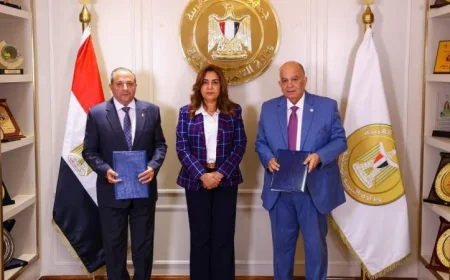 منال عوض تفتتح عقد خدمات نظافة الشوارع في بورسعيد مع شركة نهضة مصر