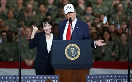 ترامب يزور القوات الأمريكية في قاعدة يوكوسوكا البحرية باليابان