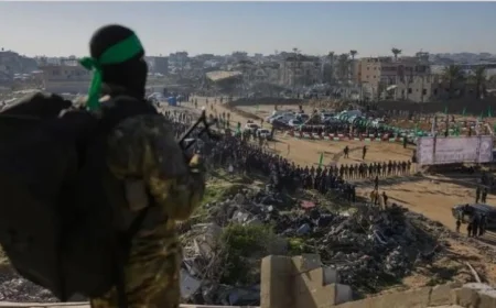 حماس تعلن عن تسليم رفات جندي إسرائيلي محتجز في الليلة الحالية