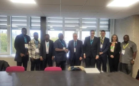 عاشور يستعرض فرص التعاون مع وزير التعليم في نيجيريا لدعم وتمكين الشباب في غانا