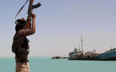 اليمن يعلن عن ضبط شحنة ضخمة من المواد الكيميائية والأسلحة للحوثيين في باب المندب