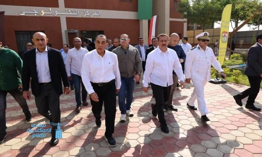 رئيس الوزراء يزور المركز التكنولوجي لمجمع خدمات المواطنين بقرية شمّا لتعزيز الخدمات