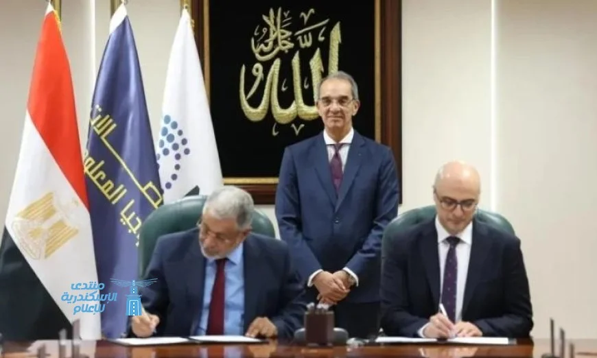 وزير الاتصالات يشهد توقيع تراخيص إنترنت الأشياء و7 شركات تدخل سباق صناعة السيارات