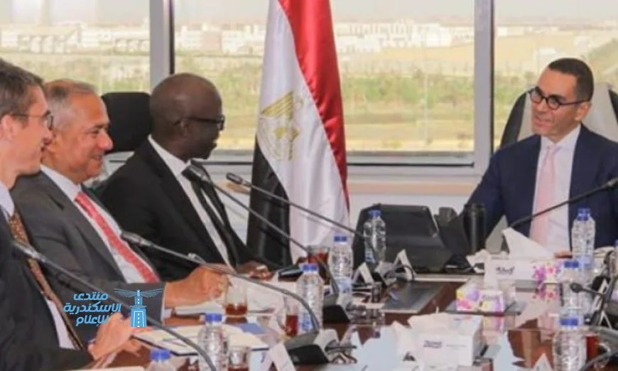 وزير الاستثمار يناقش مع وفد البنك الدولي تعزيز فرص الاستثمار والنمو الاقتصادي