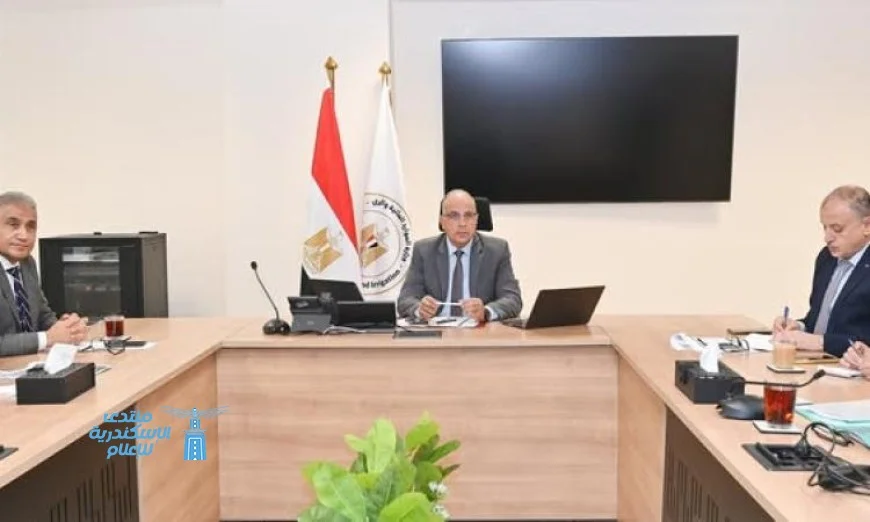 وزير الري يستعرض تقدم مشاريع تطهير المجاري المائية وجهود التطوير المستمرة
