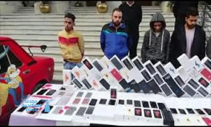 أمن القاهرة ينجح في القبض على 4 عناصر جنائية وسيدة متخصصين في سرقة الهواتف المحمولة