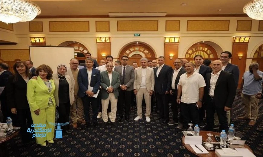 وزير السياحة والآثار يلتقي مستثمري السياحة في الأقصر وأسوان في اجتماع موسع: صور حصرية