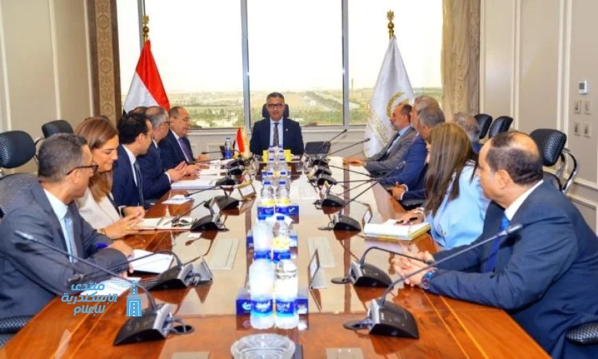 وزير التموين يجتمع مع الرئيس التنفيذي للقطاع المؤسسي بشركة إي أند مصر لتعزيز التعاون الاقتصادي