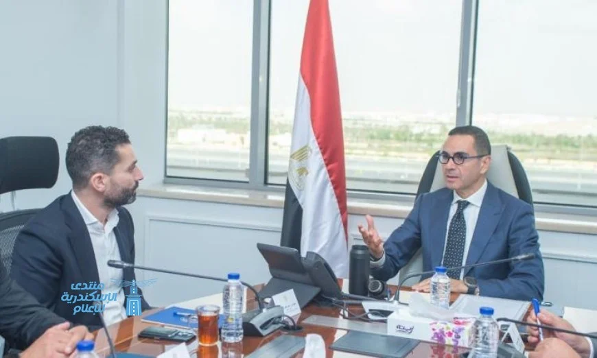 وزير الاستثمار يبحث تعزيز الشراكات الاستثمارية مع وفد شركة LDV
