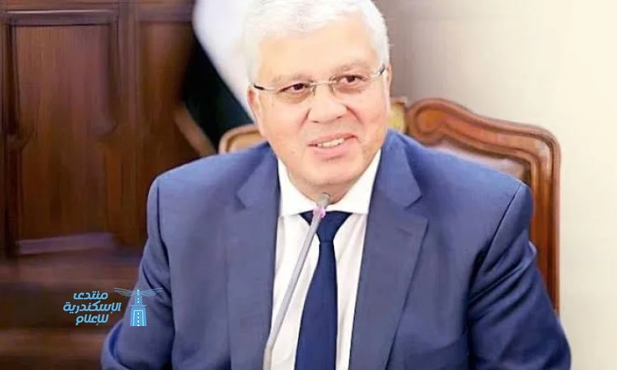 عاشور يثمّن جهود أساتذة الجامعات والمعاهد بمناسبة يوم المعلم