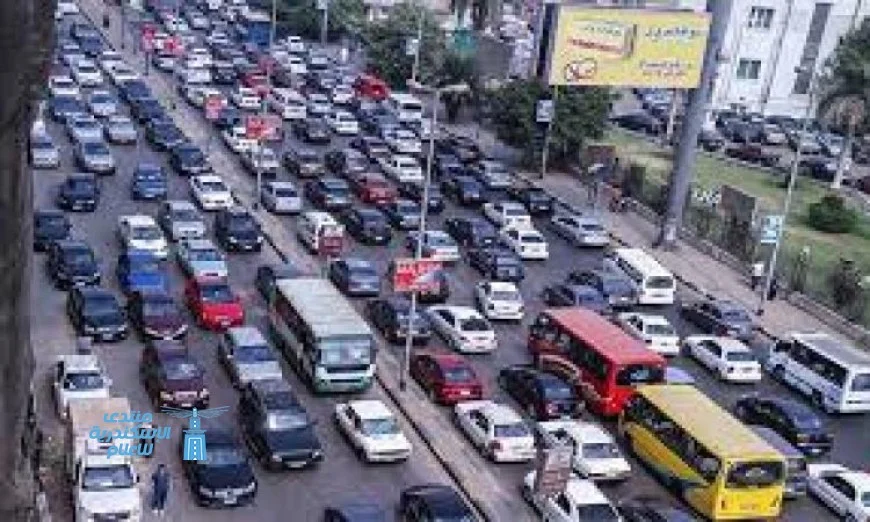ازدحام مروري كبير في شوارع القاهرة والجيزة مع بداية الصباح