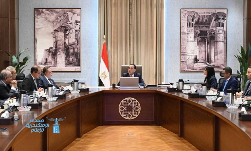 رئيس الوزراء يواصل متابعة جهود لجنة إدارة الدين الخارجي وتنظيم الاقتراض لتحسين الاقتصاد