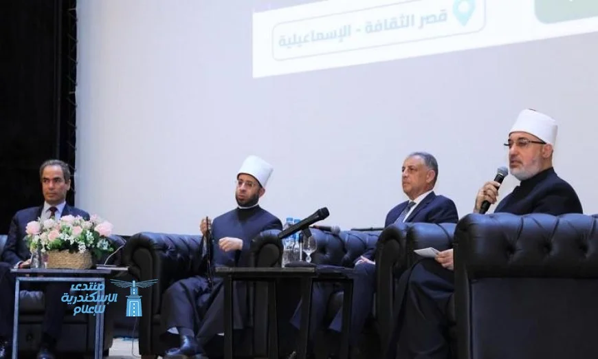 محافظ الإسماعيلية يشارك في ندوة احتفالية بمناسبة العيد القومي الـ74 للمحافظة