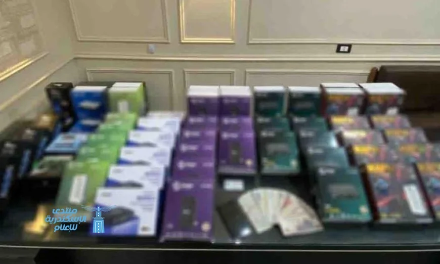 ضبط أجهزة فك شفرات قنوات فضائية غير مرخصة في القاهرة الجديدة