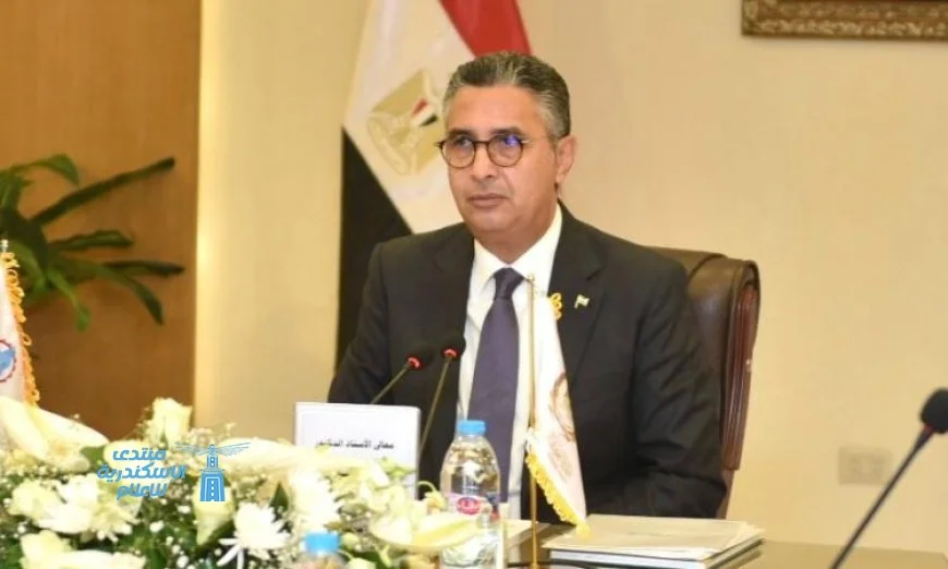 وزير التموين يثني على جهود القابضة للصناعات الغذائية في توفير السلع بأسعار مناسبة