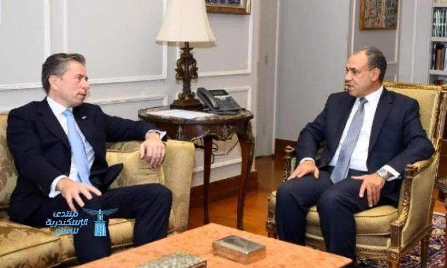 وزير الخارجية يلتقي وكيل الأمين العام للشؤون الإنسانية لتعزيز التعاون الدولي