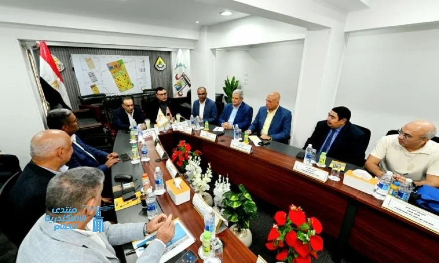 الشربيني وأبو النصر يتابعان تعزيز التعاون ومشاريع العمل في المدن الجديدة بأسيوط