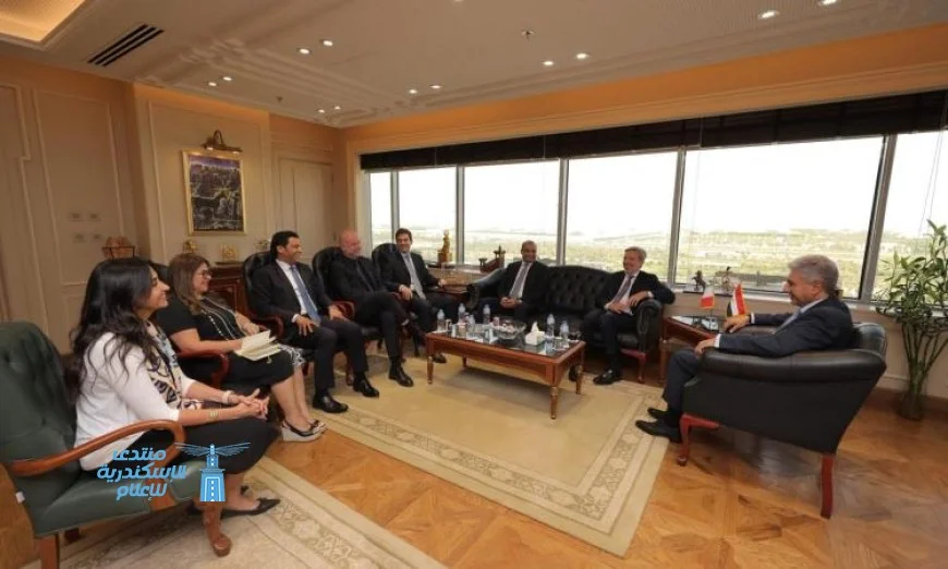 وزير السياحة والآثار يرحب بسفير إيطاليا في القاهرة لتعزيز التعاون الثقافي والسياحي