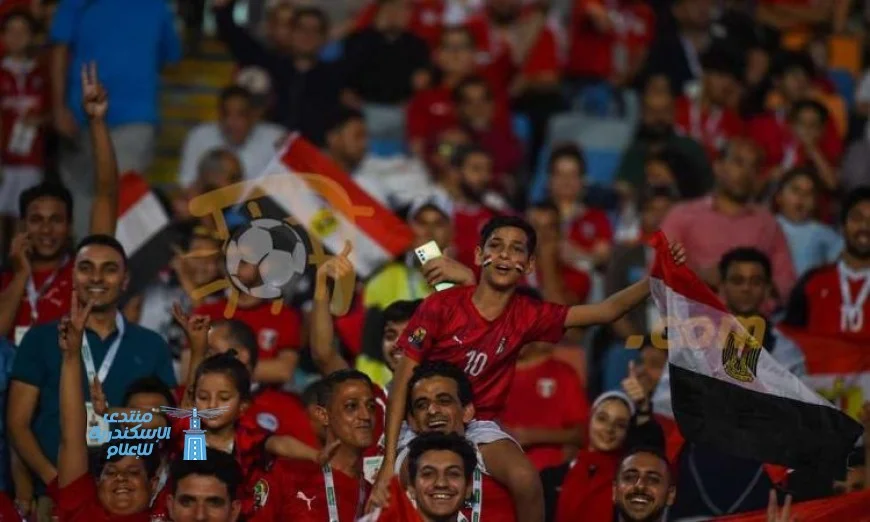 احتفالات حماسية في استاد القاهرة بعد التأهل لكأس العالم قبيل مواجهة غينيا بيساو