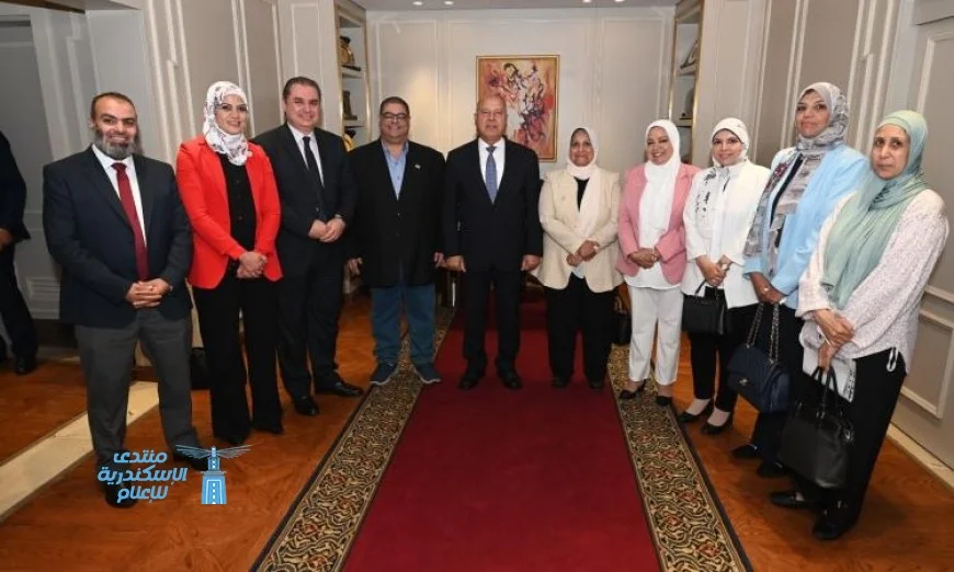 وزير النقل يمنح شهادات تحقق تقارير البصمة الكربونية لست شركات محلية