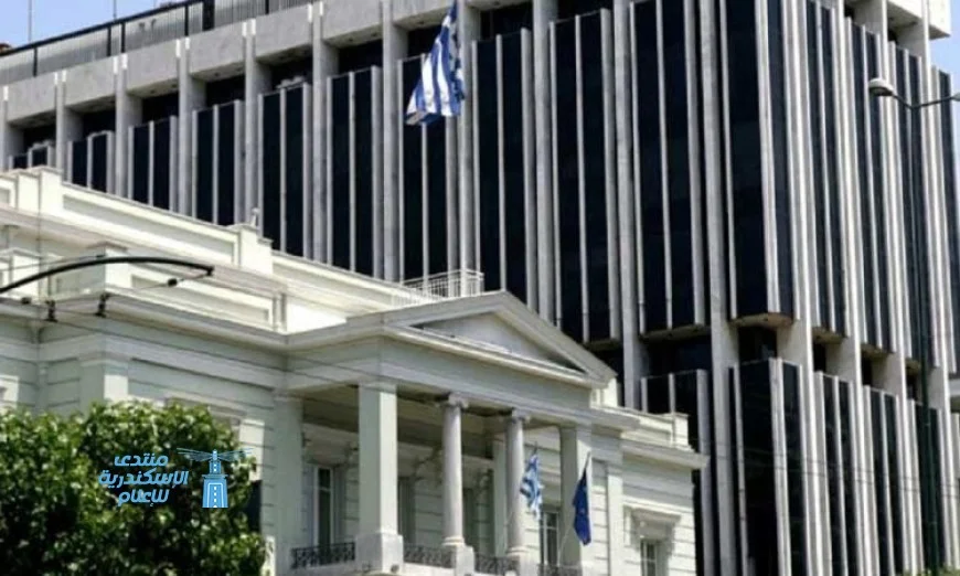 وزير الخارجية اليوناني يؤجل اجتماعه مع نظيره الألماني للانضمام لقمة شرم الشيخ