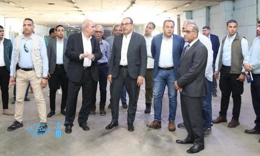وزير قطاع الأعمال العام يقوم بجولة تفقدية في شركة ميراتكس للغزل والنسيج لتعزيز الاستثمار والجودة