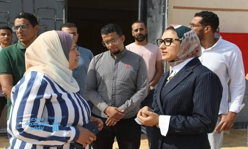 نائبة الوادي الجديد تراقب تقدم إنشاء المجمع الحرفي في المنطقة الصناعية بالخارج