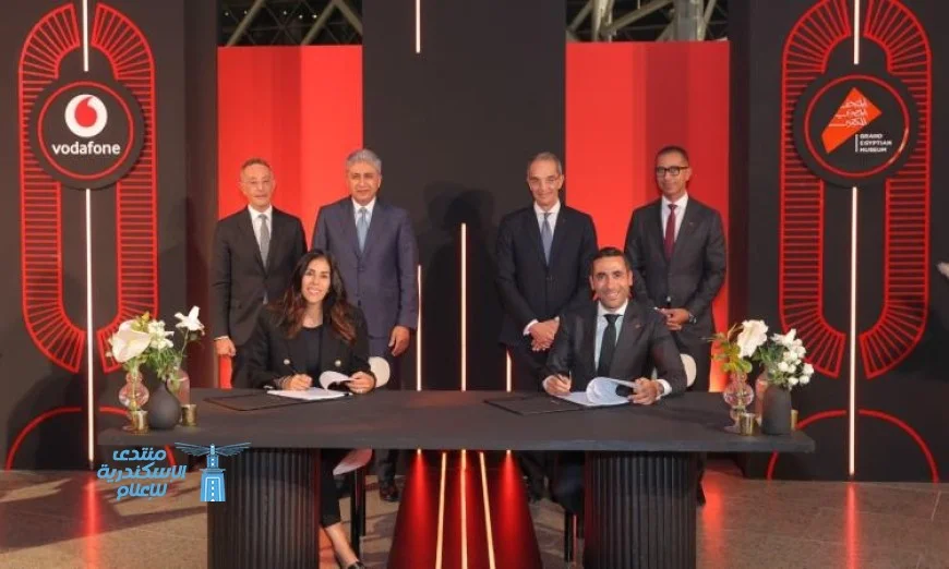 وزيران يسجلان لحظة توقيع اتفاقية الشراكة بين ليجاسي وفودافون لتعزيز السياحة والاتصالات